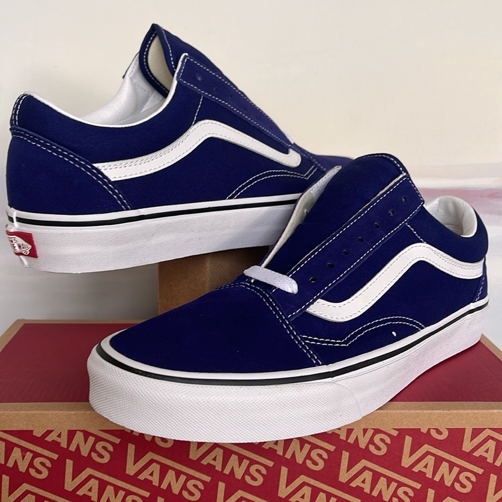 Vans WMNS Old Skool
Color Theory Beacon Blue
VN0005UFBYM
Sneakers